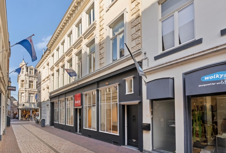 ROERMOND - Schoenmakersstraat 1