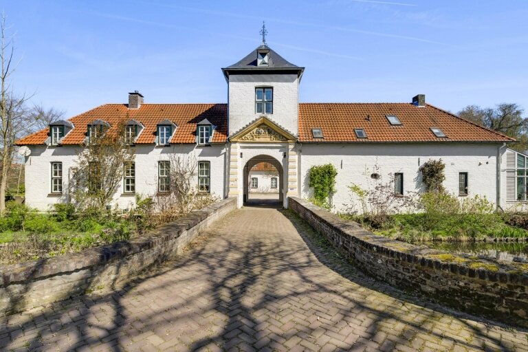 BEESEL					Kasteel Nieuwenbroeck 5